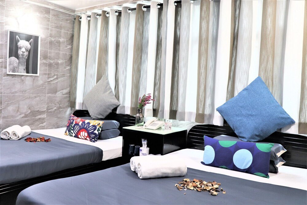W's Lounge Room Type - Deluxe Family Room