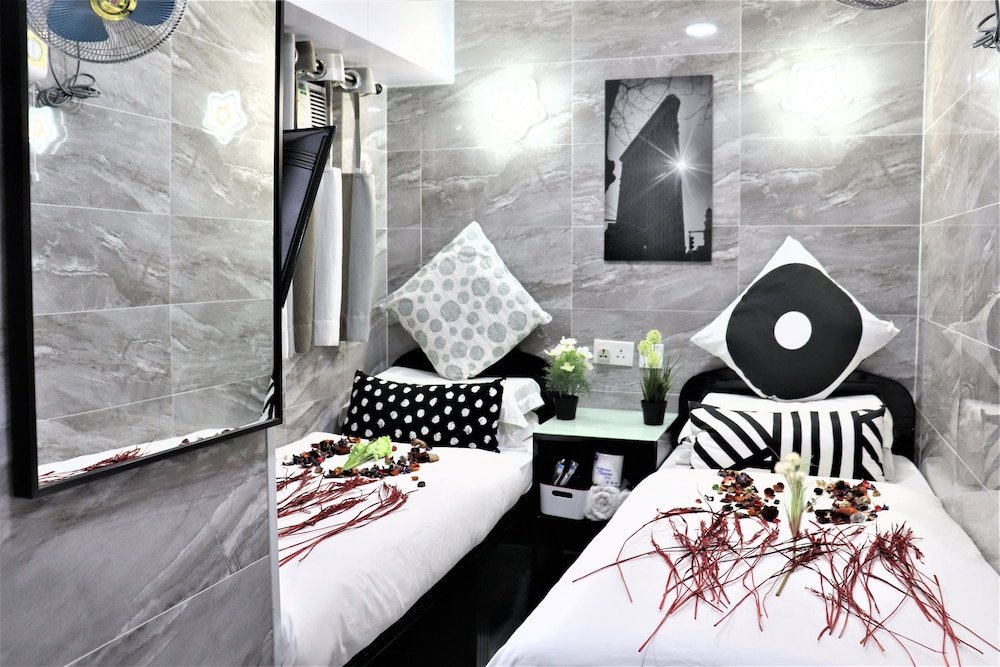 W's Lounge Room Type - Deluxe Twin Room