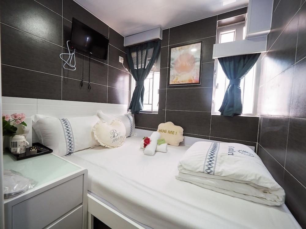 HK International Hostel Room Type - Master Room