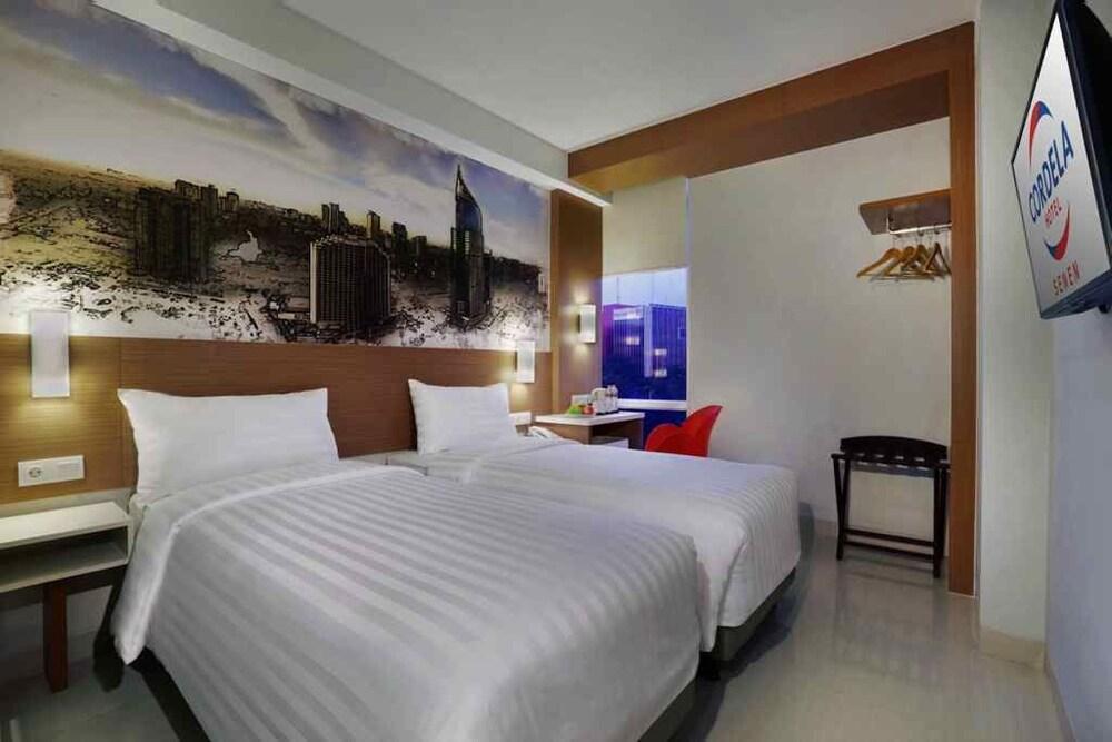 Cordela Hotel Senen Room Type - Deluxe Twin Room