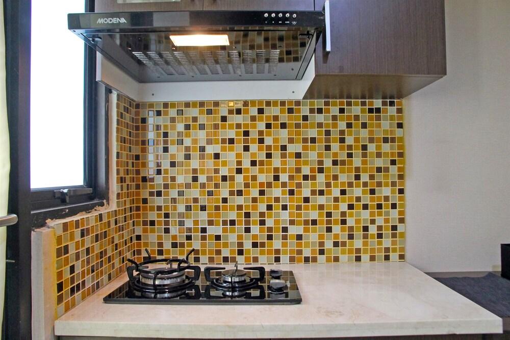 Best Deal Studio at Kebagusan City Apartment - Tap to explore photos