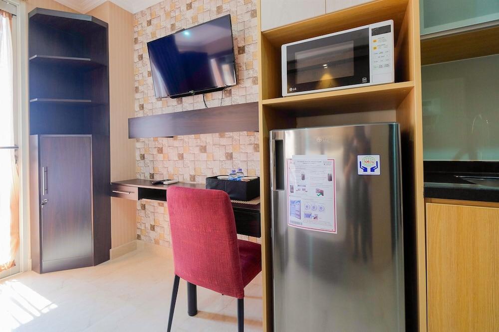 Exquisite Studio Menteng Park Apartment - Tap to explore photos