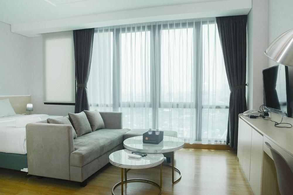Comfortable Studio Room at Capitol Suites Apartment - Tap to explore photos