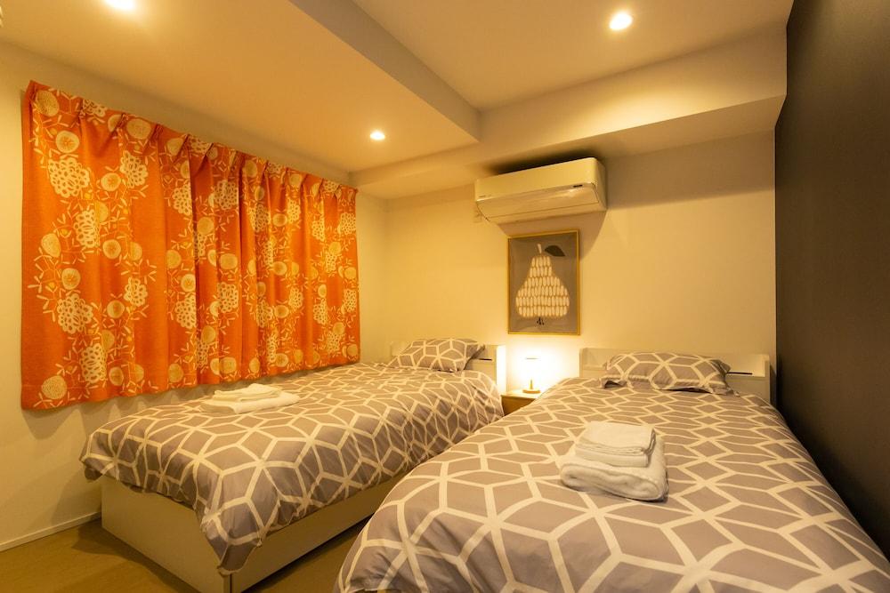 Cross Bridge Ikebukuro Room Type - Standard Double Room