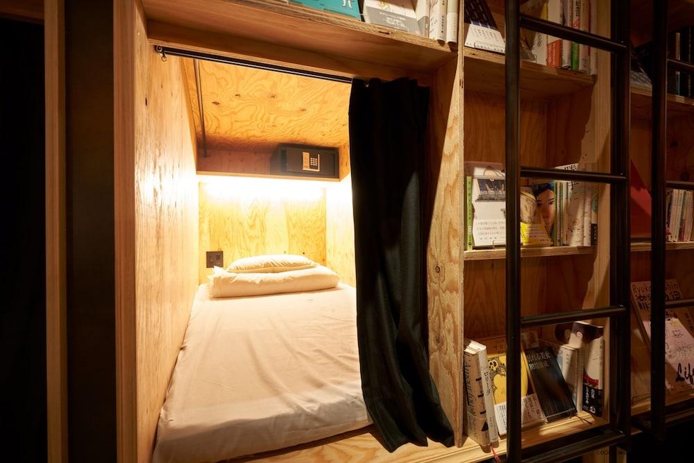 Book & Bed Tokyo Shinjuku - Hostel Room Type - Single Shared Dormitory, Mixed Dorm