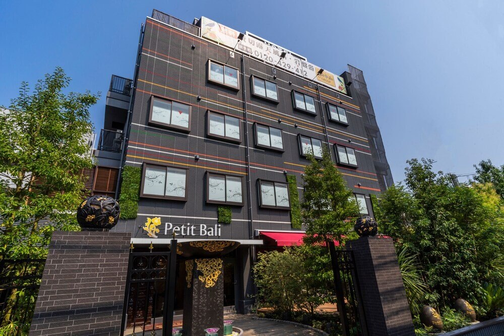 Hotel Petit Bali Garden Shin-Okubo - Adults Only - Tap to explore photos