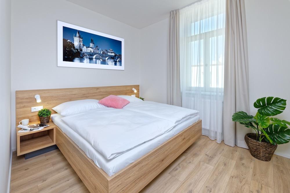 DownTown Suites Jugoslavska Room Type - Family Apartment, 1 Bedroom, Non Smoking, City View
