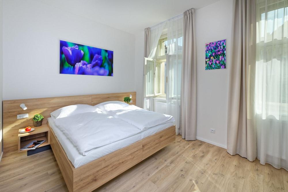 DownTown Suites Jugoslavska Room Type - Double Room, 1 Queen Bed, Non Smoking, City View DownTown Suites Jugoslavska Room Type - Double Room, 1 Queen Bed, Non Smoking, City View