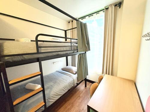 Flinders Backpackers Room Type - Budget bunk room with shared bathroom (Ages 18 plus)