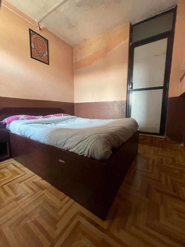 Nirvaan Guest House Room Type - Classic Room