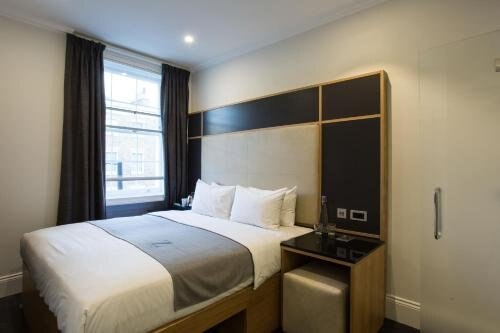 The Z Hotel Gloucester Place Room Type - Queen Room