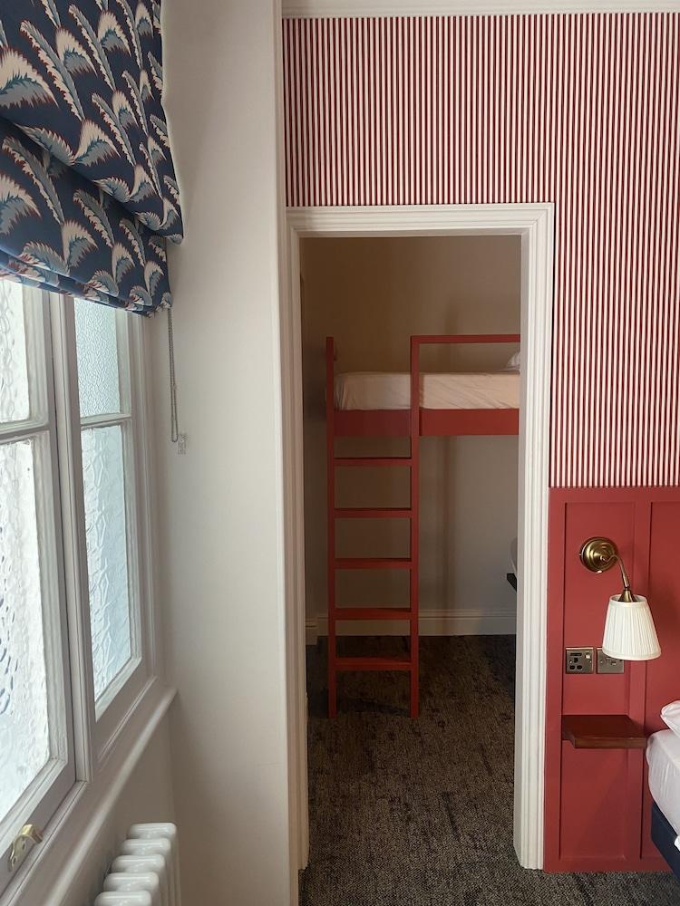 St. David's Hotels Room Type - Superior Quadruple Room