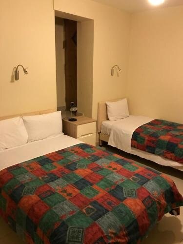 Seven Dials Hotel - Tap to explore photos