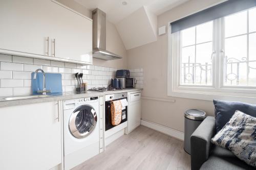 Kennington Apartment D/Apartment - Tap to explore photos