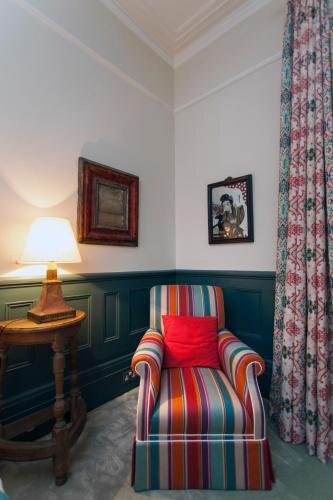 Italianflat - Holland Park - Tap to explore photos