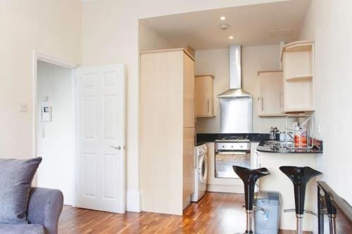 Camden Apartment A/Apartment - Tap to explore photos