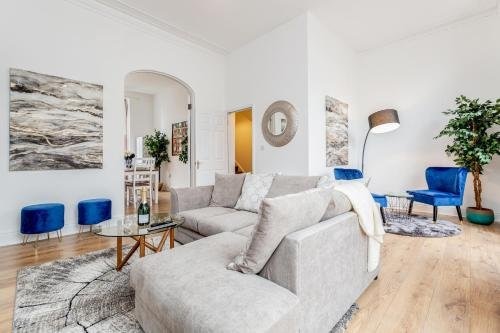Bright & Spacious 4beds home - Kensington High Street-Olympia - Tap to explore photos
