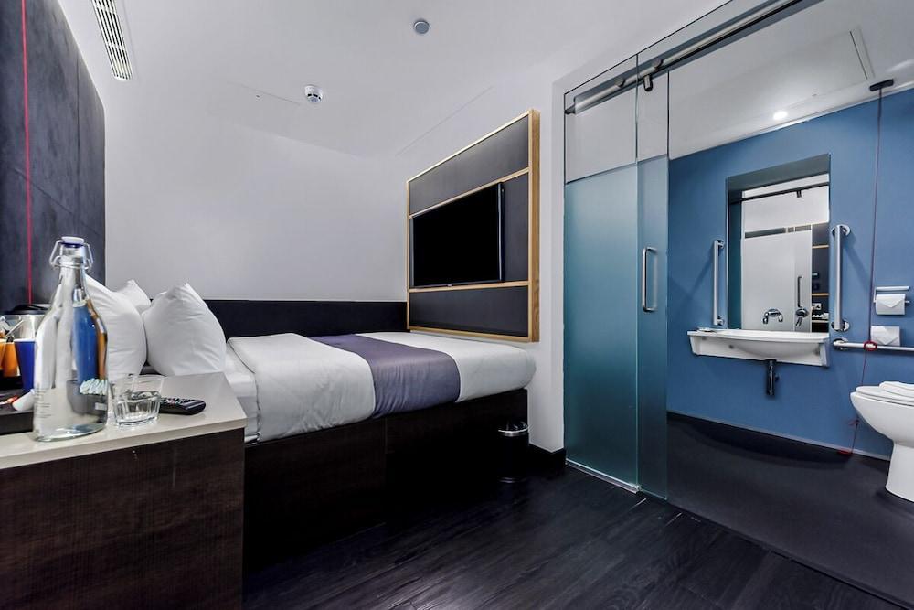 The Z Hotel Holborn Room Type - Queen Room Accessible, No Windows