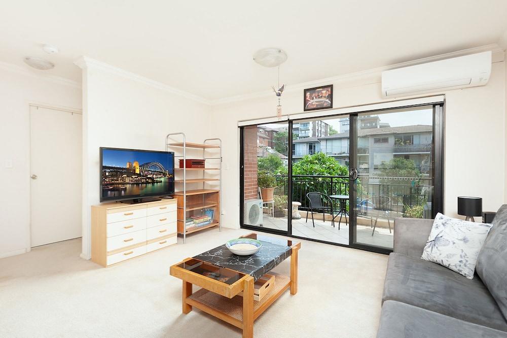 Comfy Coogee 1 Bedroom Hideaway - Tap to explore photos