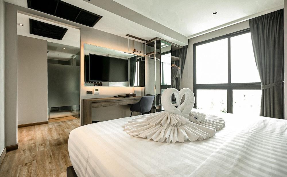 Rak Elegant Hotel Patong Room Type - Rak Suite Room with Kitchenette No View