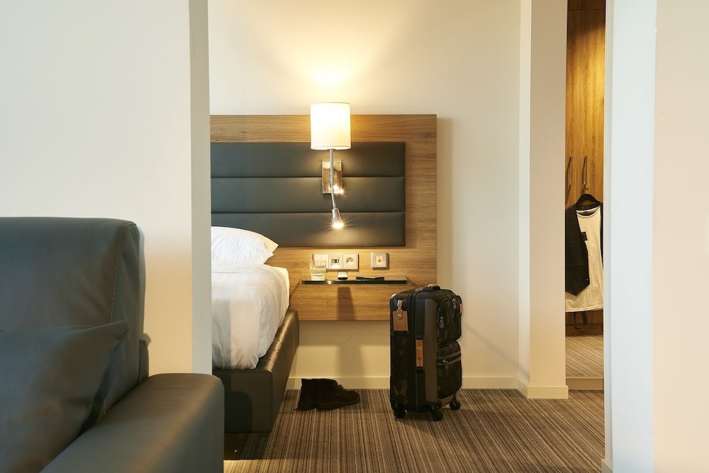 MOXY London Stratford Room Type - Room, 1 Queen Bed with Sofa bed MOXY London Stratford Room Type - Room, 1 Queen Bed with Sofa bed
