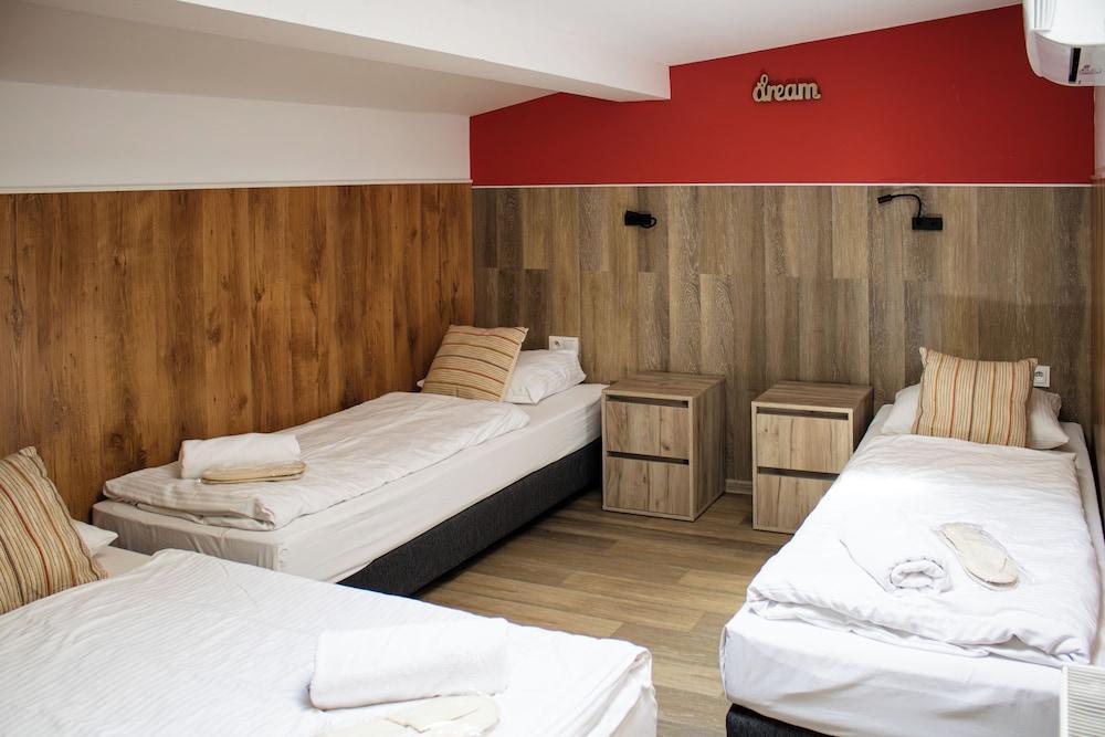 Prague Dream Hostel Room Type - Private Room (4 Beds) - Shared Bathroom
