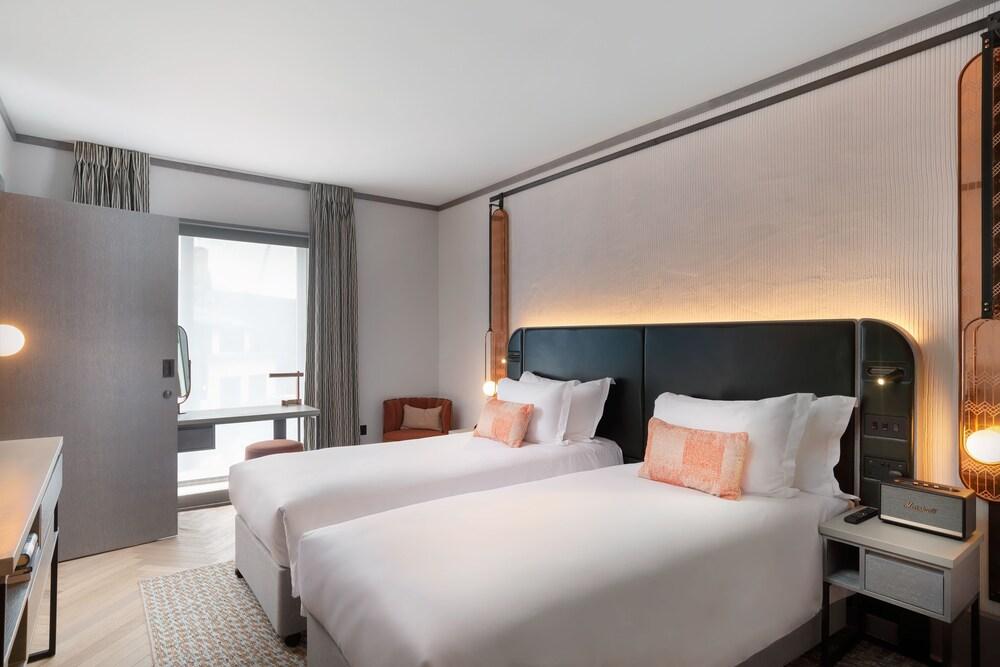Hart Shoreditch Hotel London, Curio Collection by Hilton Room Type - Family Room, 1 King Bed