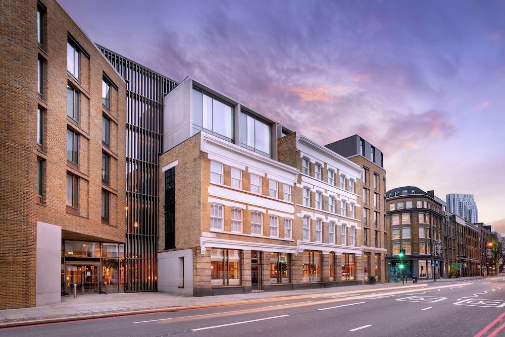 Hart Shoreditch Hotel London, Curio Collection by Hilton - Tap to explore photos