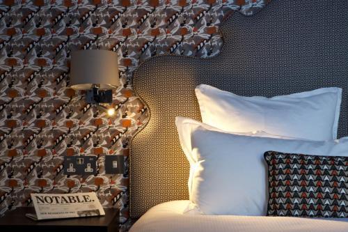 54 Queens Gate Hotel - Tap to explore photos