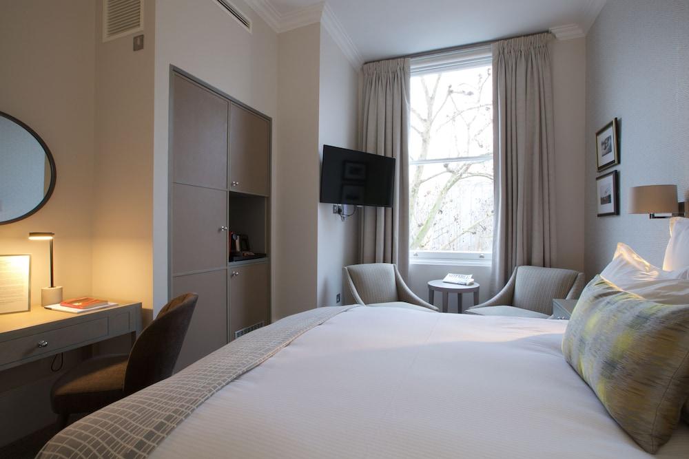 54 Queens Gate Hotel Room Type - Classic Double Room