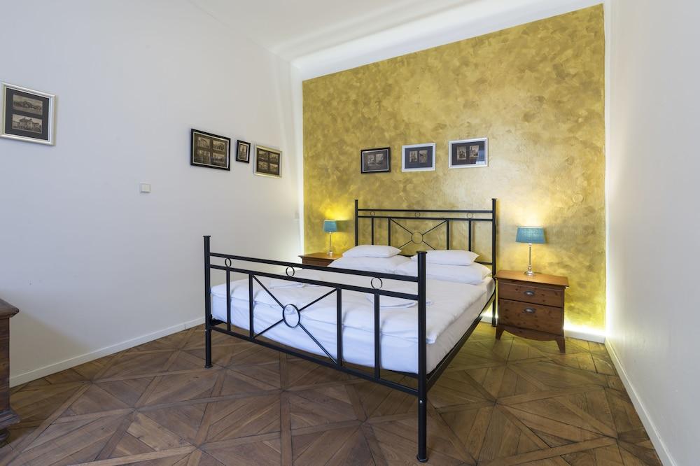 Hotel U Zlateho Jelena Room Type - Suite (1 Bedroom & Living Room)