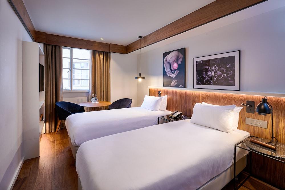 Melia White House Hotel Room Type - Deluxe Twin Room