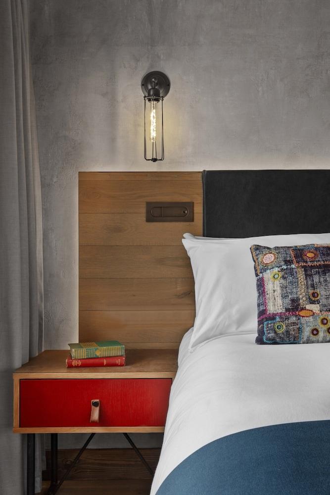 Treehouse Hotel London Room Type - Room, 1 King Bed (Fort)