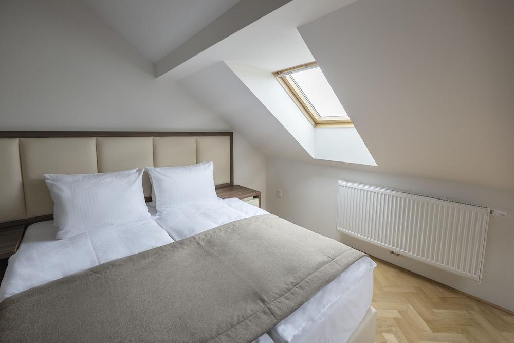 Letna Garden Suites Room Type - Executive Penthouse, 2 Bedrooms (Rooftop)