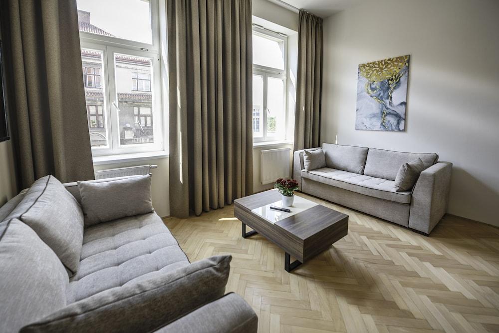 Letna Garden Suites Room Type - Deluxe Suite, 1 Bedroom (Grand)