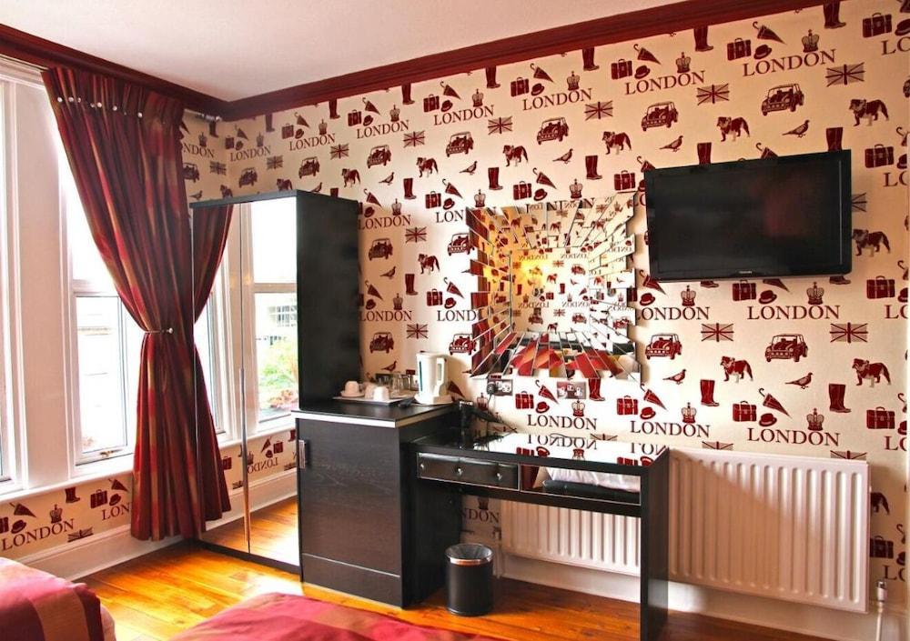 Crompton Guest House Room Type - Superior Suite, Private Bathroom