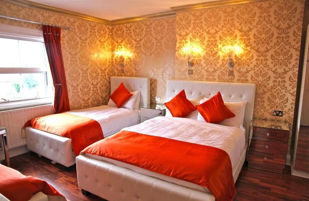 Crompton Guest House Room Type - Standard Suite, Private Bathroom