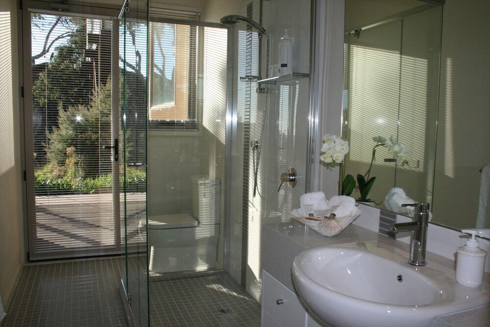 Dream Views at Arthurs Seat B&B - Tap to explore photos