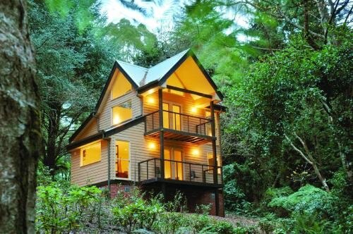 Lochiel Luxury Accommodation - Tap to explore photos