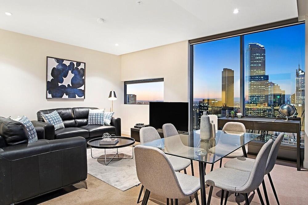 Southbank Apartments - Freshwater Place - Tap to explore photos