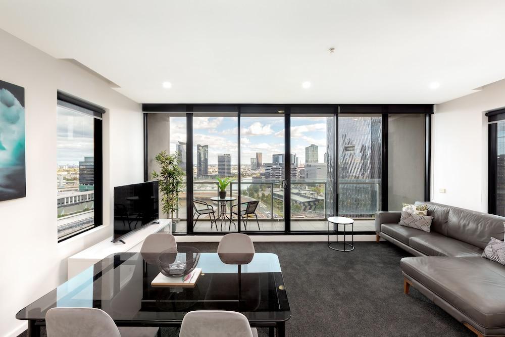 Melbourne Holiday Apartments Flinders Wharf Room Type - 2 Bedroom 1 Bath Deluxe Apartment Melbourne Holiday Apartments Flinders Wharf Room Type - 2 Bedroom 1 Bath Deluxe Apartment