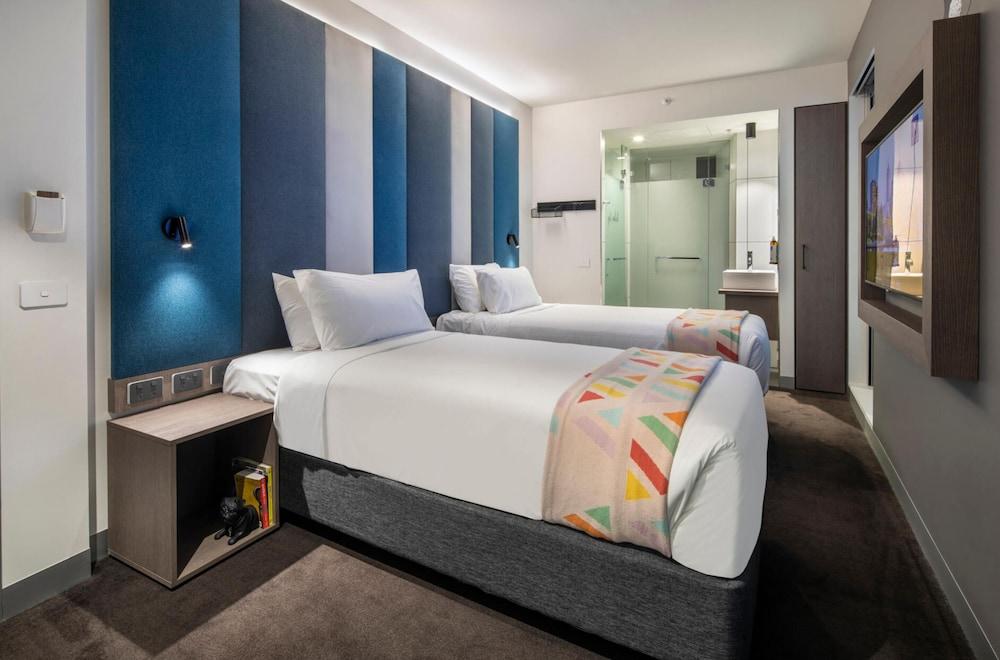 Ink Hotel Melbourne Southbank - Tap to explore photos