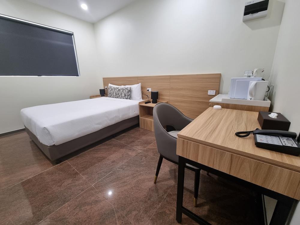 WM Hotel Bankstown Room Type - Superior Queen Room