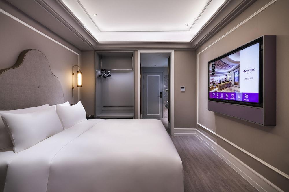 Mercure Shanghai Hongqiao Central - Tap to explore photos