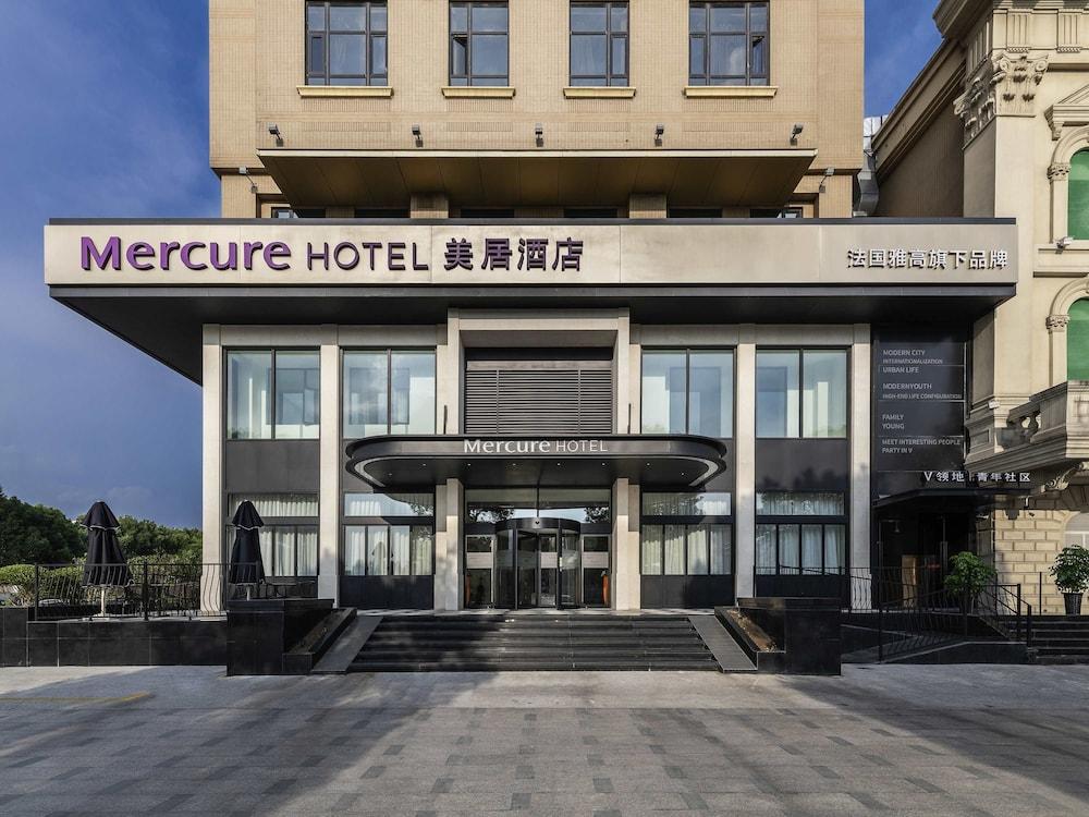 Mercure Shanghai Hongqiao Central - Tap to explore photos