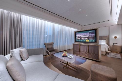 MaxX by Steigenberger Guangzhou Zhujiang New Town - Former Grand Mercure Hotel - Tap to explore photos