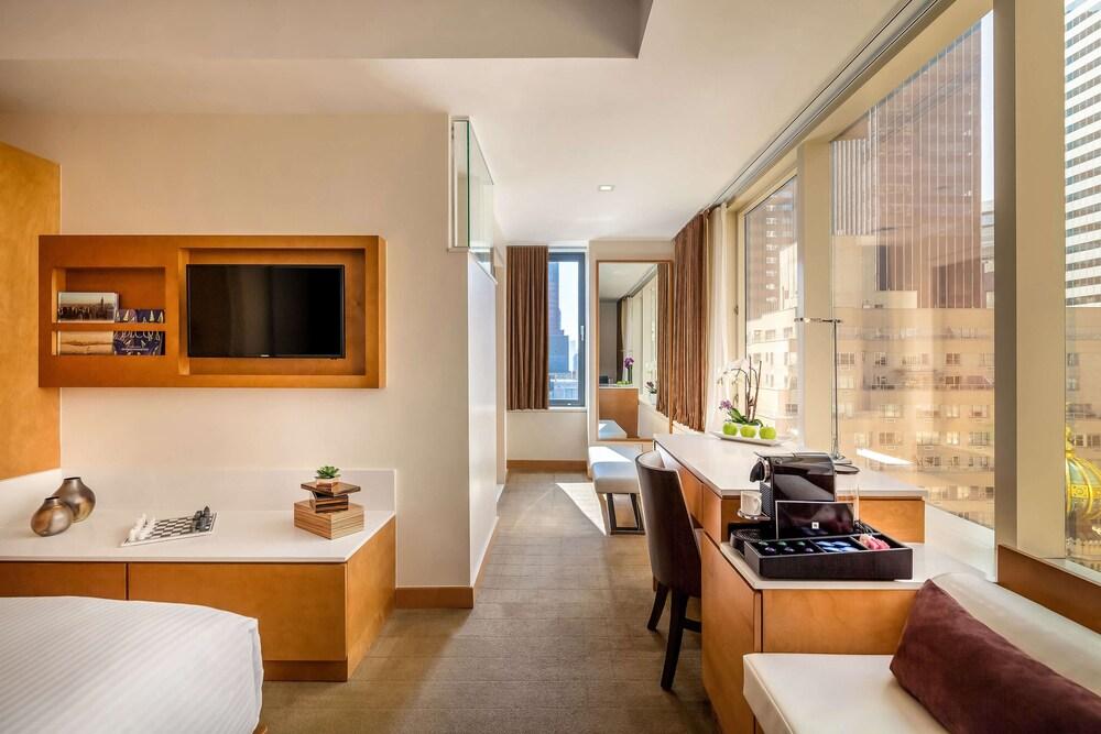 Concorde Hotel New York Room Type - Deluxe Room, City View