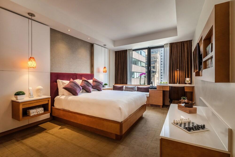 Concorde Hotel New York Room Type - Premier Room, 1 King Bed