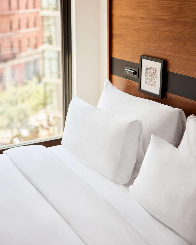 Arlo SoHo Room Type - 1 King Bed (City)