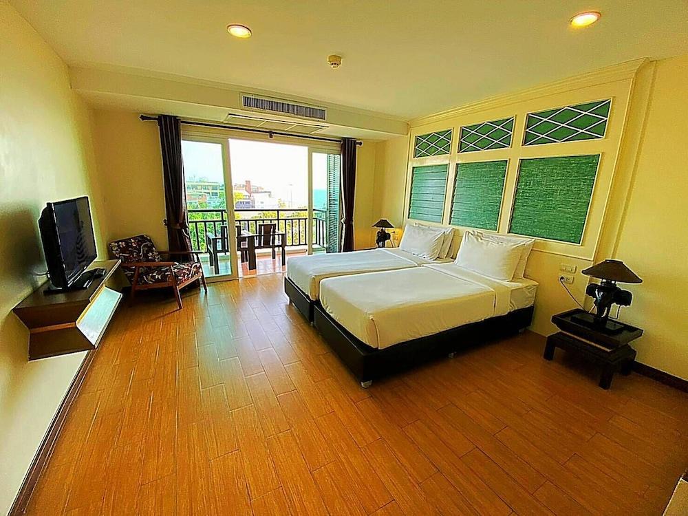 Royal Heritage Pavillion Room Type - Heritage Deluxe Twin Room With Seaview